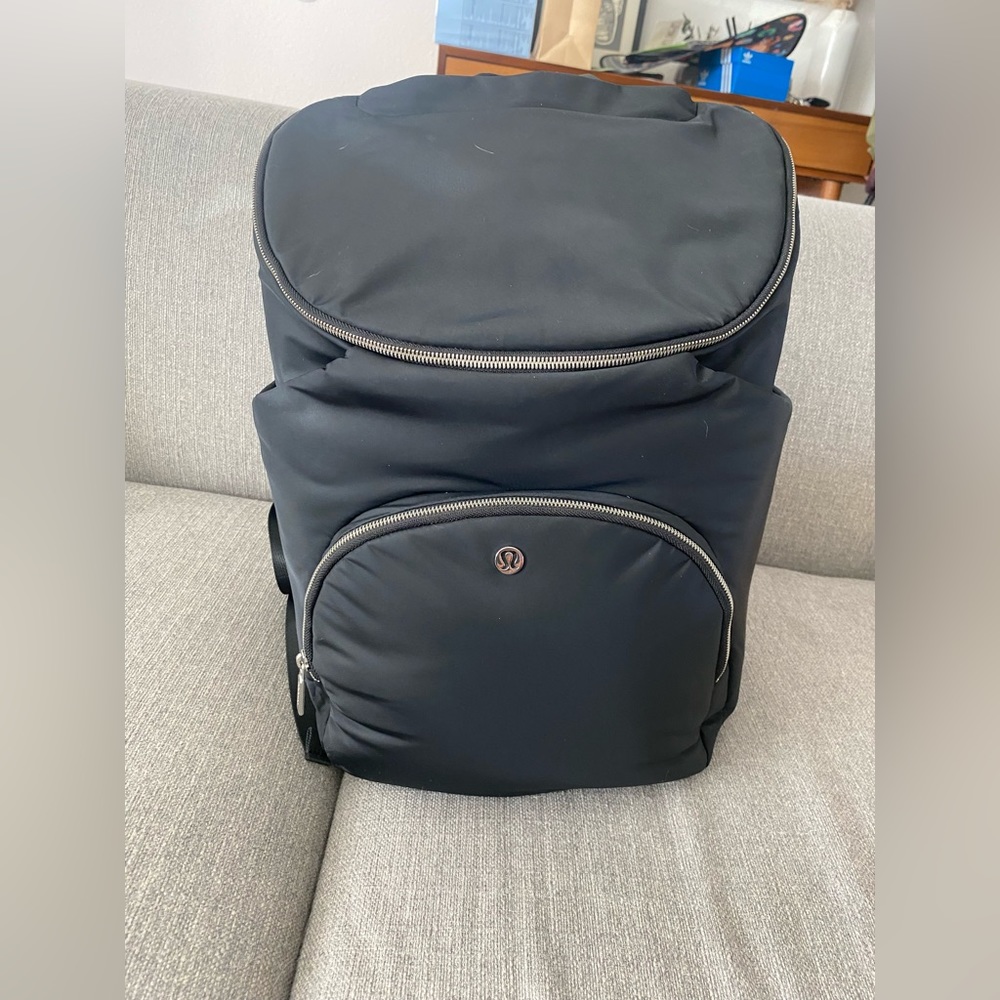 Lululemon new parent backpack in black
